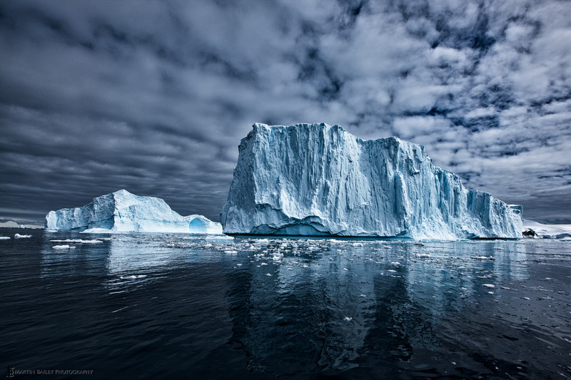 Illustration for article titled Antarctic ice looks so tempting as summer temperatures soar